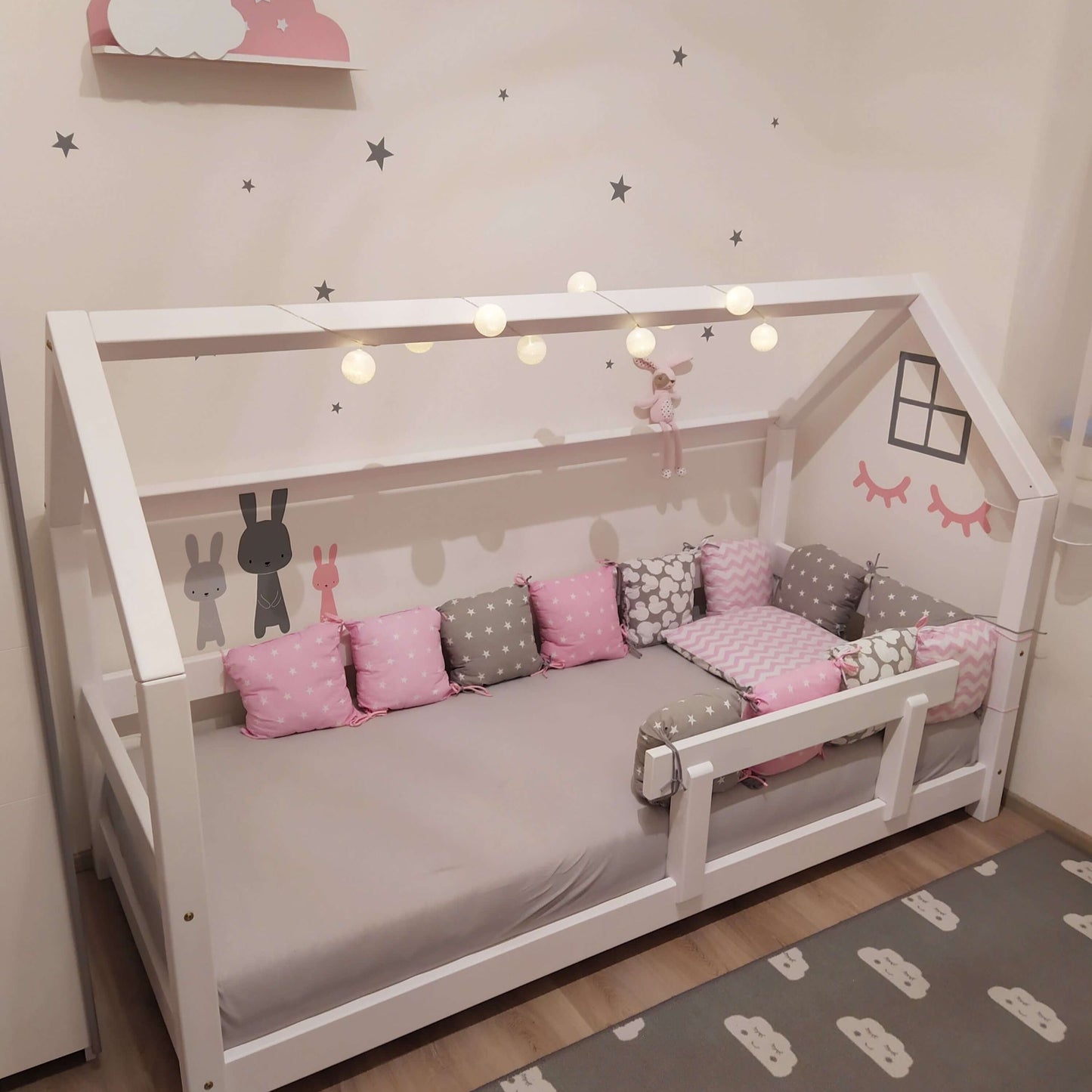 Hausbett FENNA für Kinder mit Rausfallschutz, versch. Maße & Farben