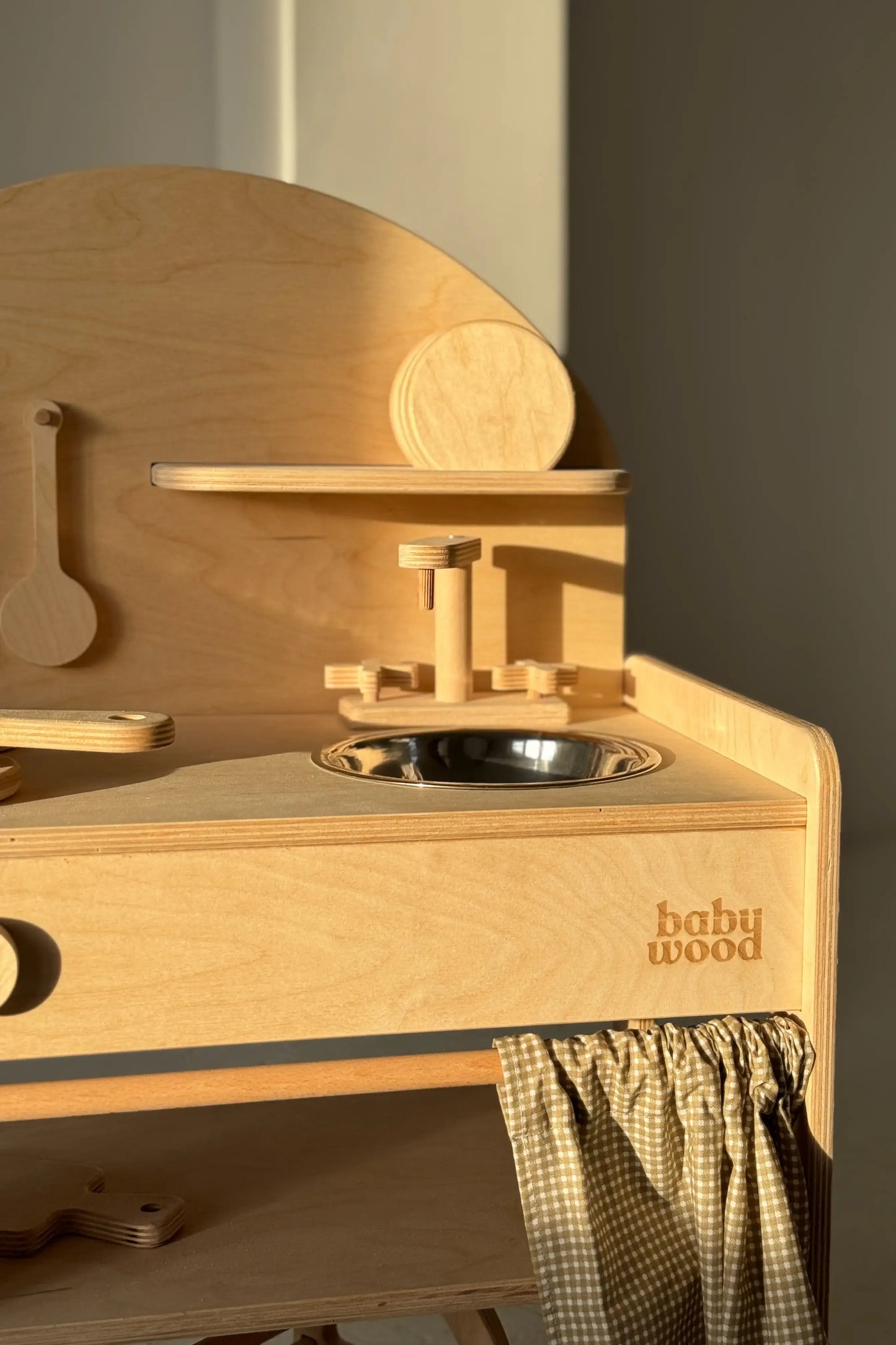 Kinderküche aus Holz