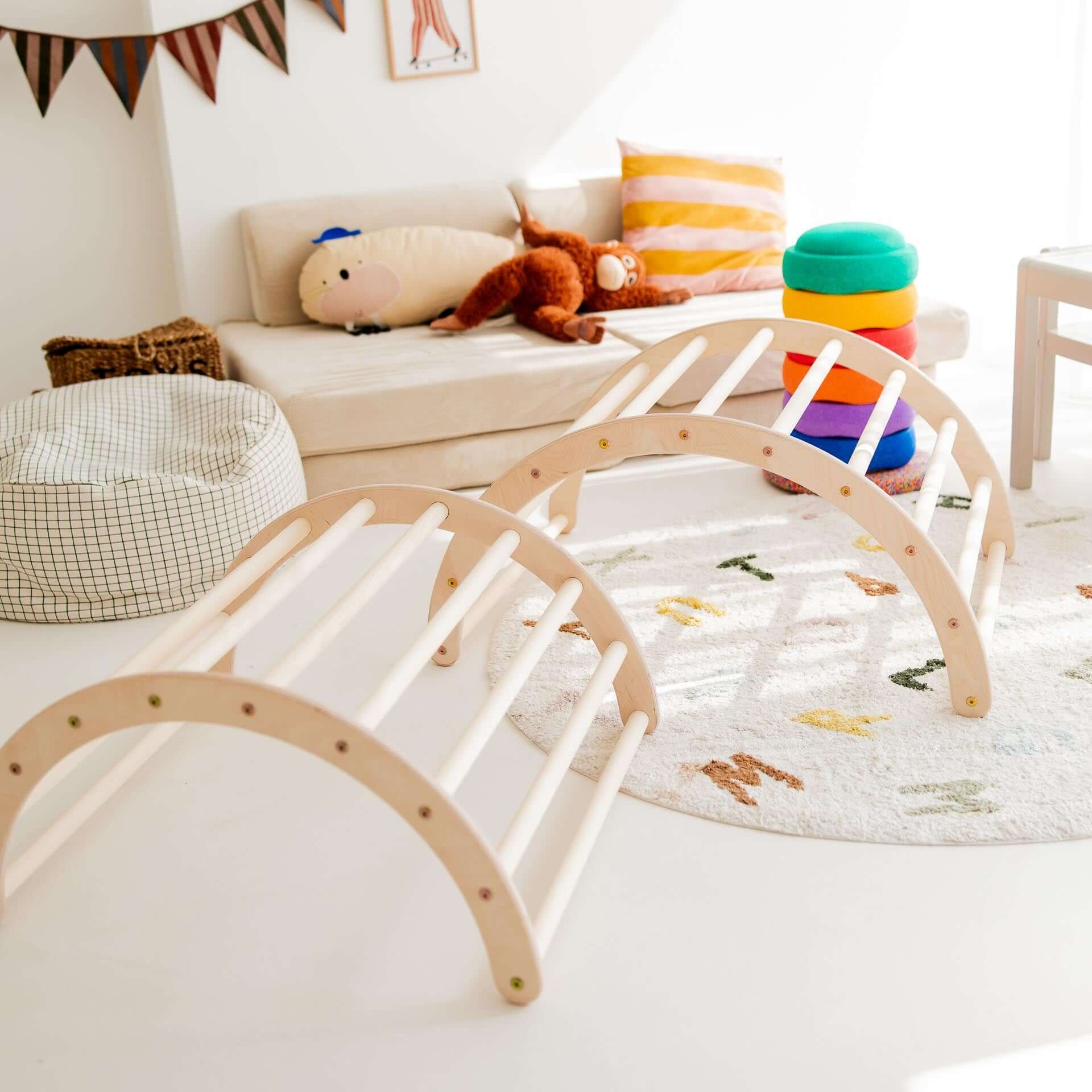 Kletterbogen Basic aus Holz für Kinder in verschiedenen Größen, ideal für Bewegung und Spielspaß.