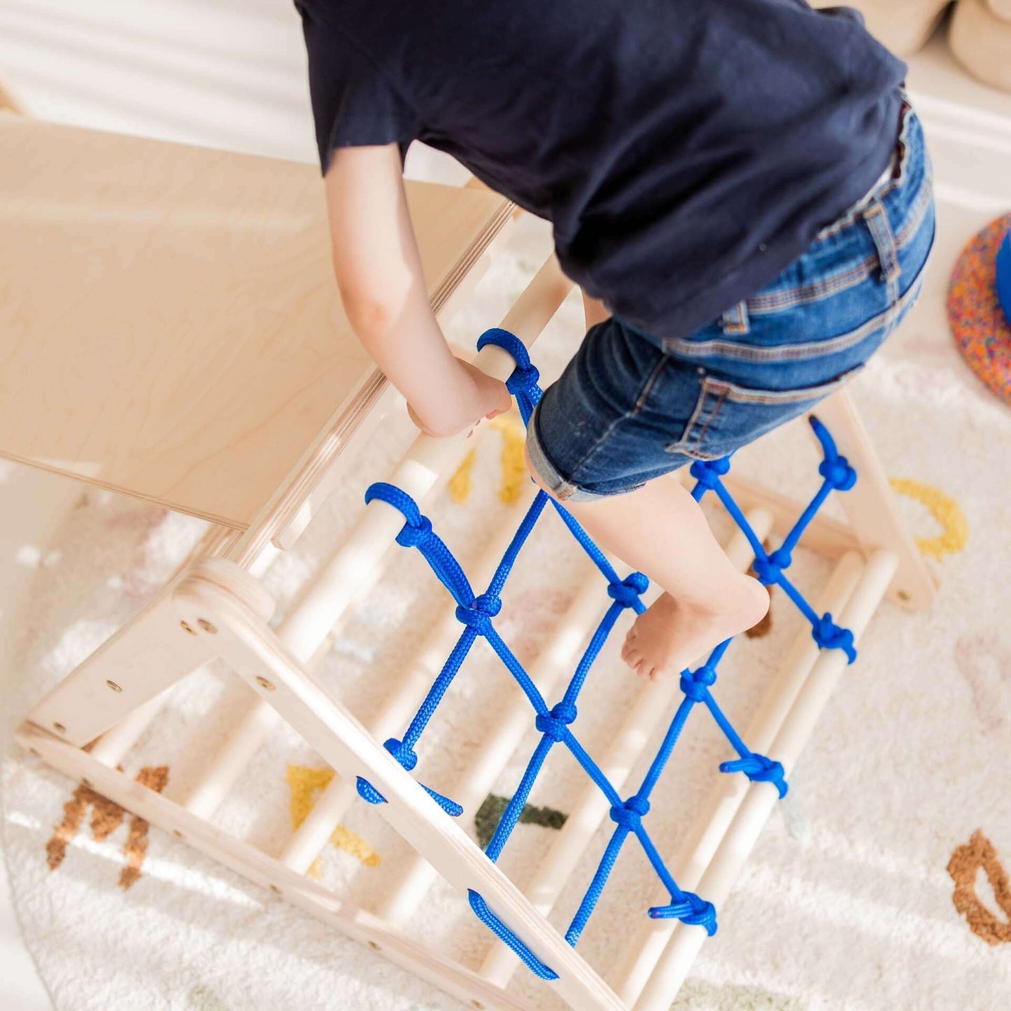 Small tiger climbing set
