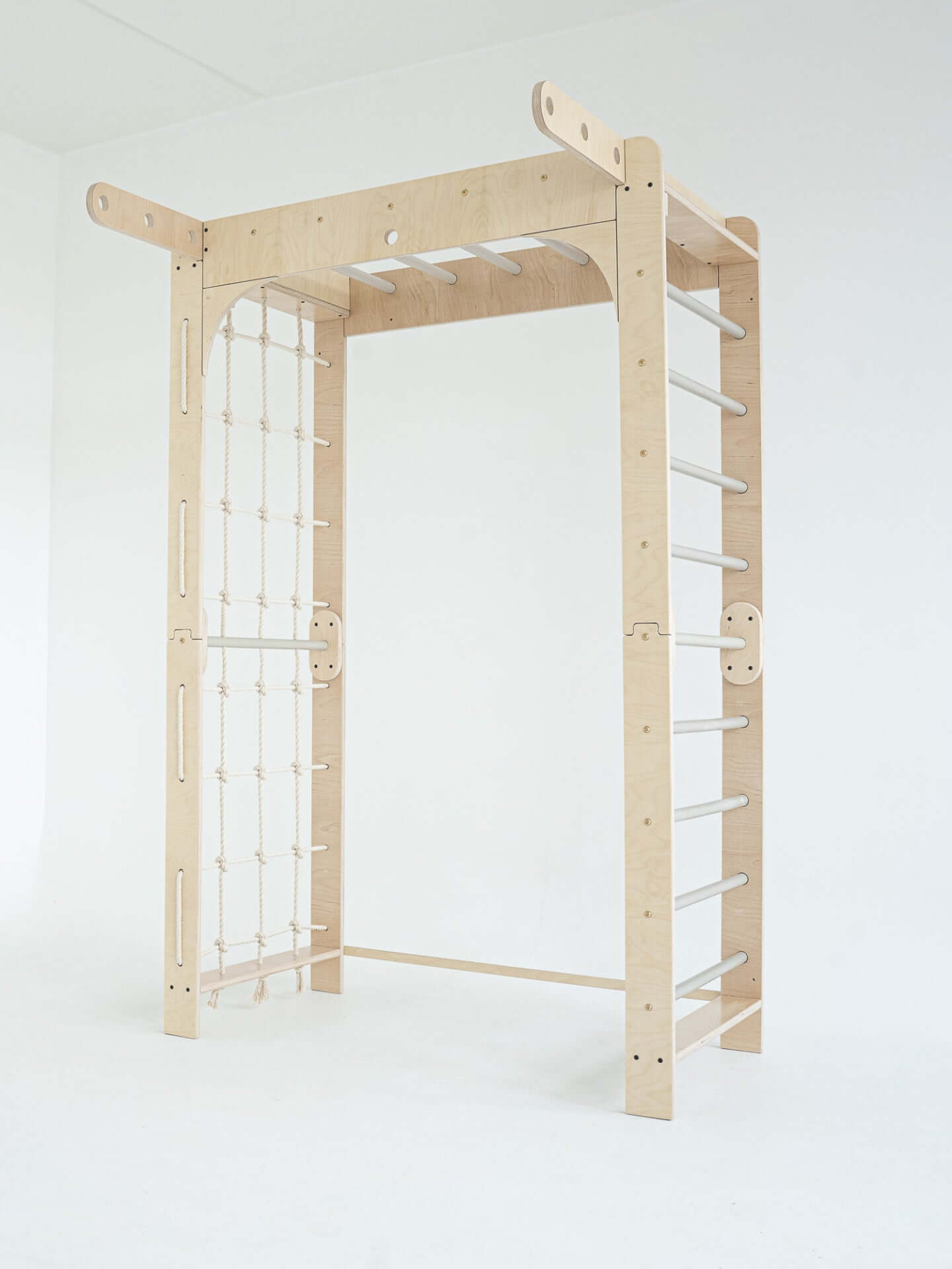 Kletterwand Klimby "Abenteurer" für den Indoor Spielplatz, perfektes Boulderwand-Spielgerät für Zuhause.