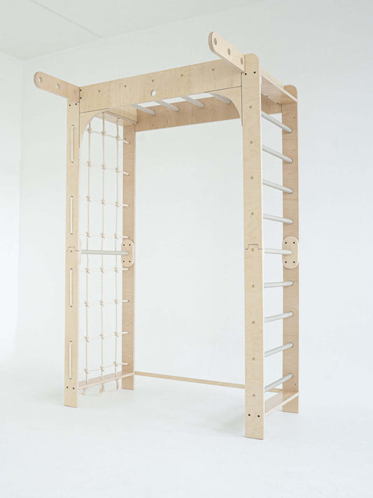 Kletterwand Klimby "Abenteurer" für den Indoor Spielplatz, perfektes Boulderwand-Spielgerät für Zuhause.