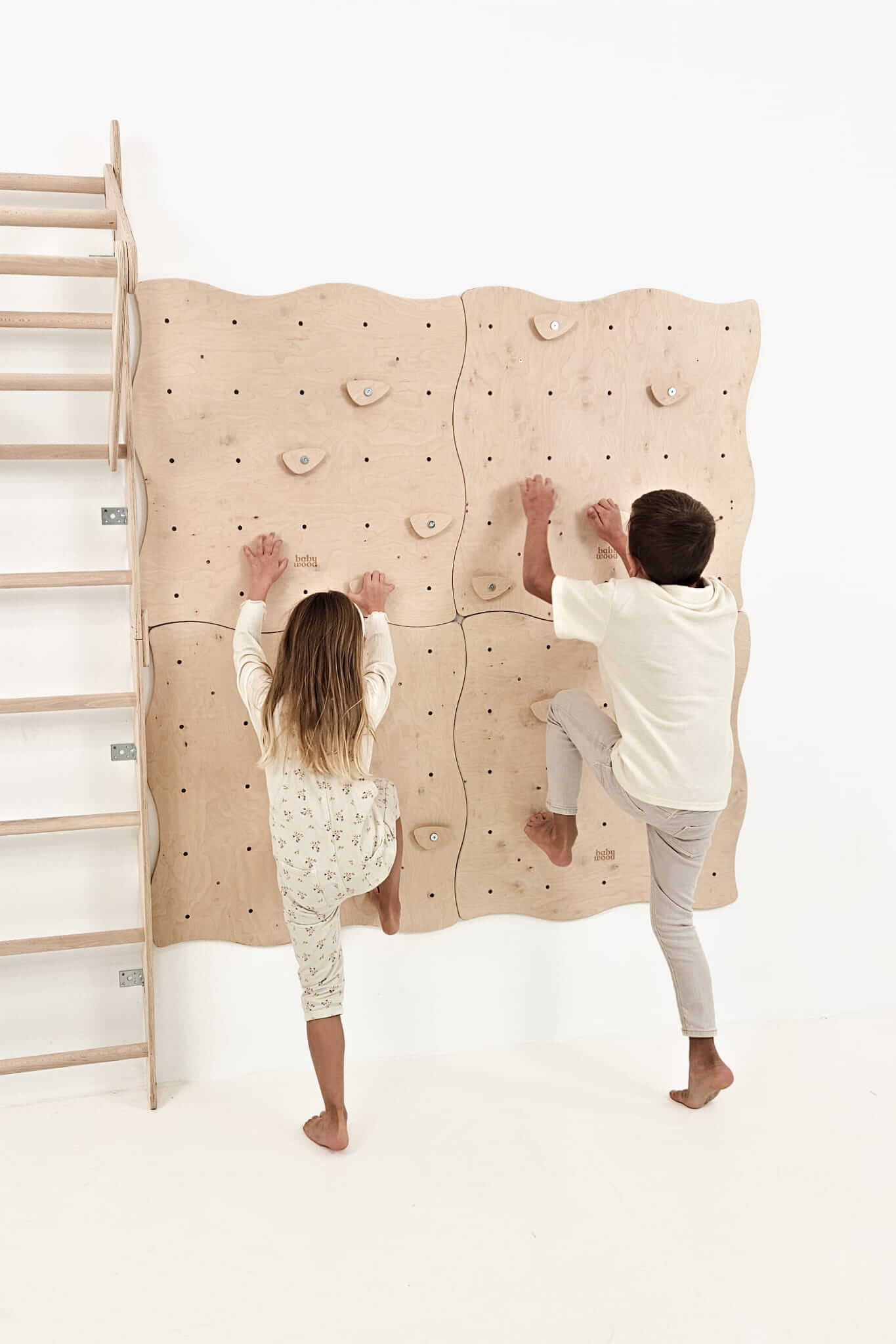 Modulare Kletterwand für Kinder