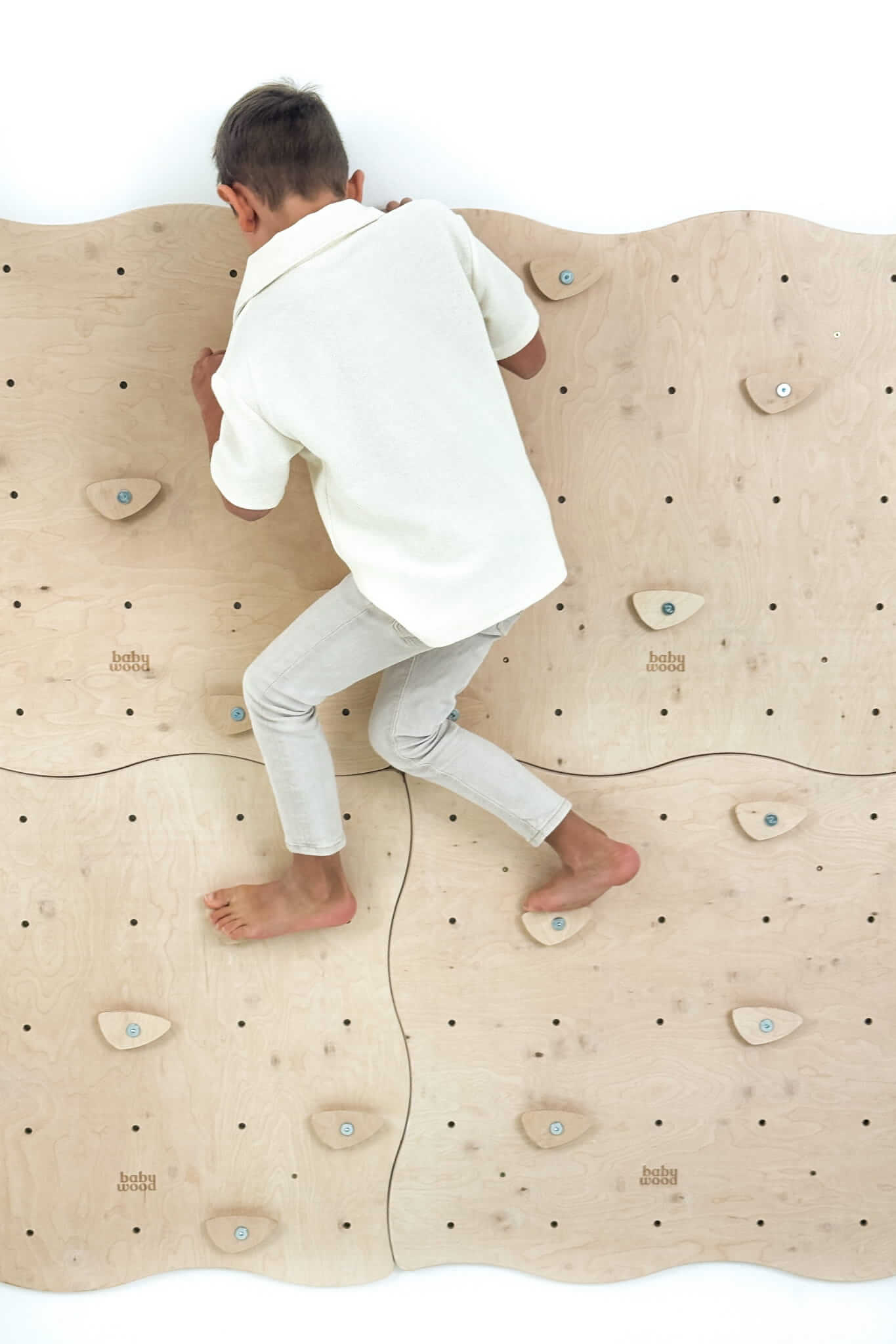 Modulare Kletterwand für Kinder