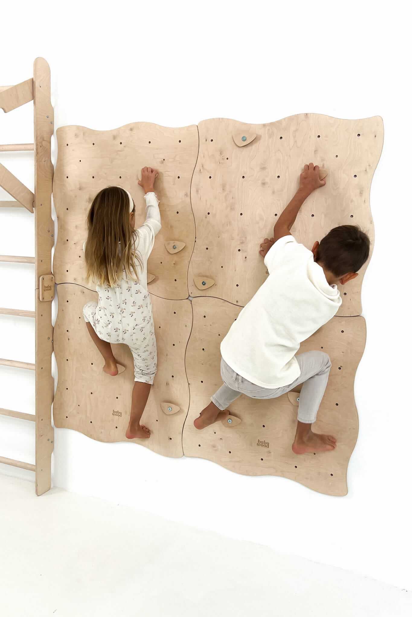 Modulare Kletterwand für Kinder