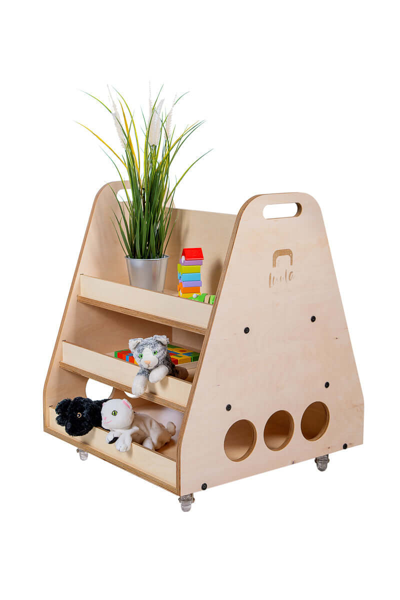 Montessori-Regal auf Rädern