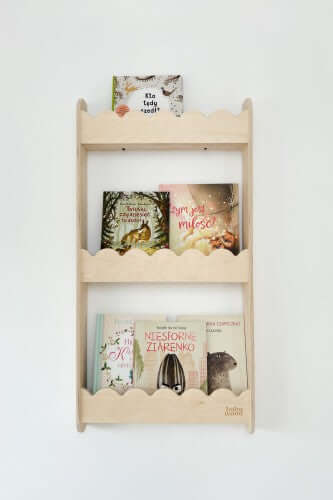 Wandregal für Bücher "Welle", versch. Größen und Farben mit bunten Kinderbuchcovern.