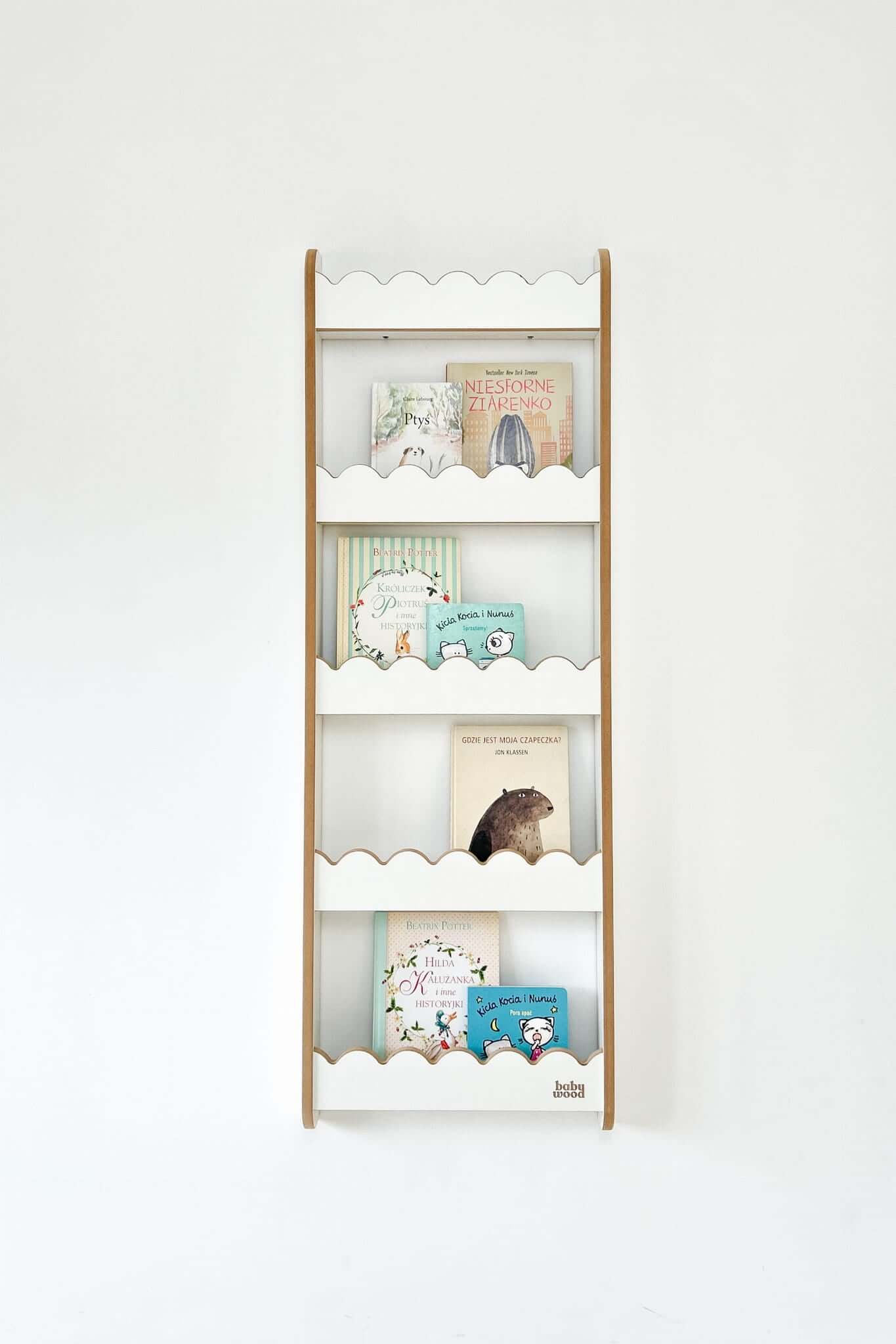 Wandregal für Bücher "Welle", versch. Größen und Farben, ideal für Kinderzimmer mit bunten Büchern.