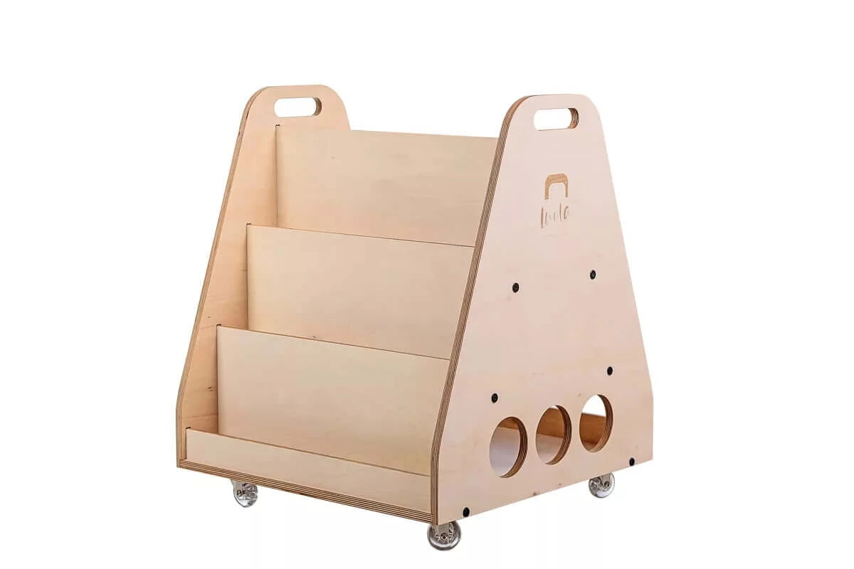 Montessori-Regal auf Rädern