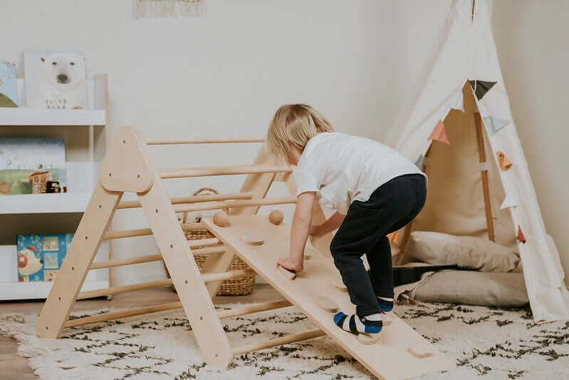 Pikler Kletterdreieck mit Rampe