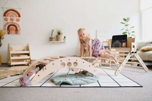 Tipps zur Reinigung und Pflege von Pikler Kletterdreiecken und Indoor Spielplätzen für Kinder