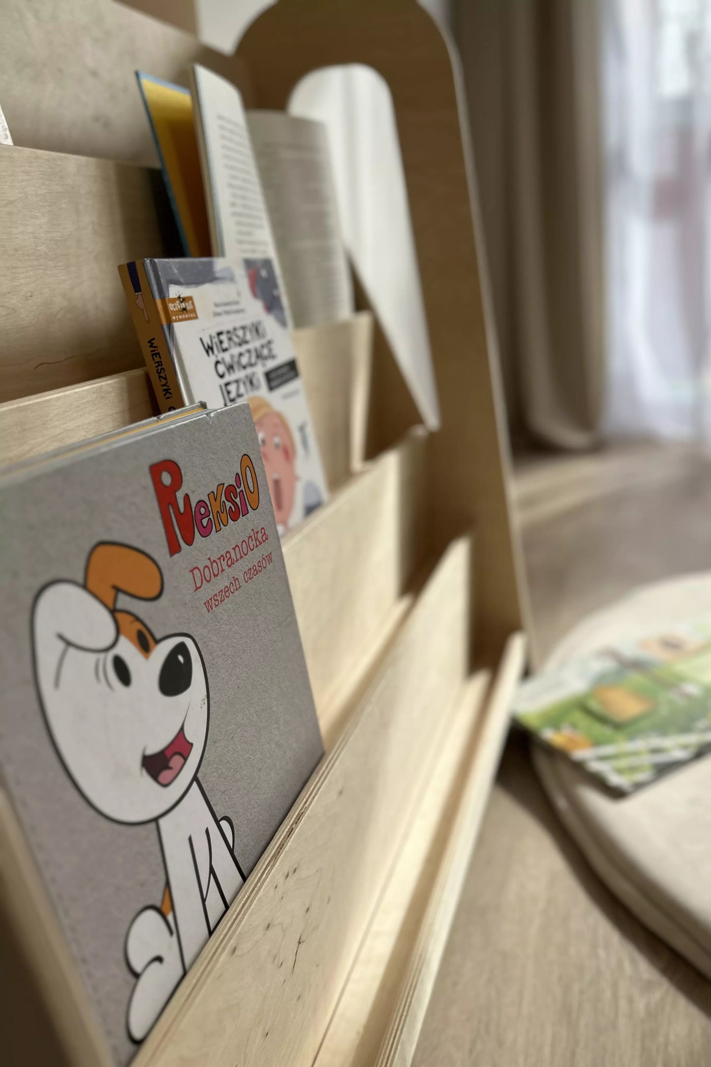 Bücherregal für Kinder, versch. Größen & Farben