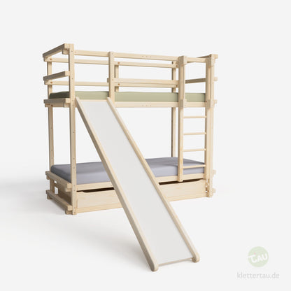 Etagenbett aus Holz mit Rutsche