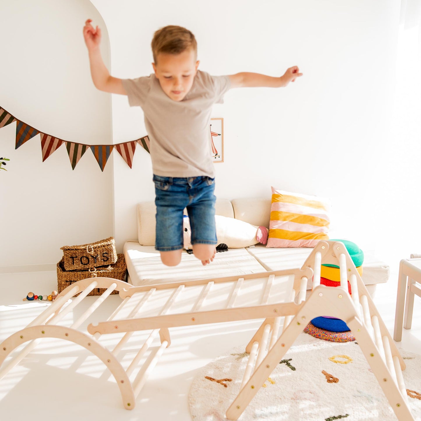 Panda climbing set