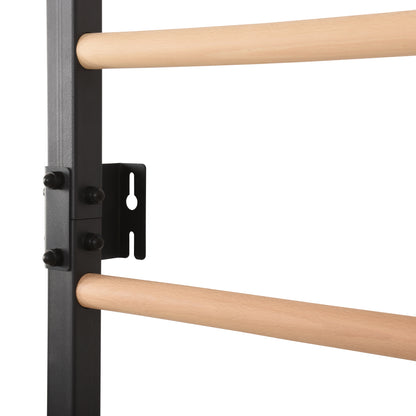 Kletterwand aus Metall mit Zubehör