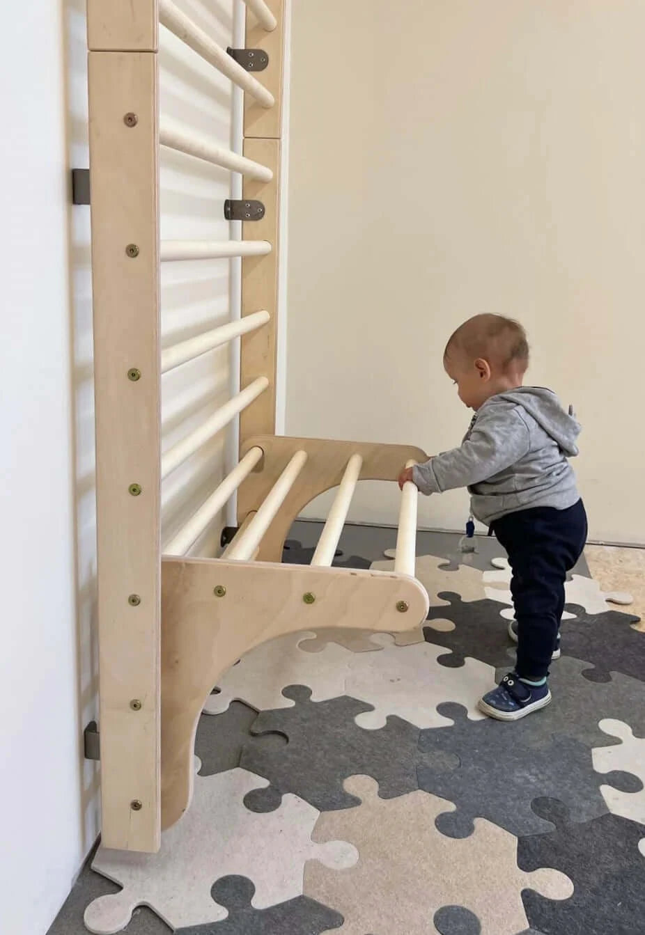 Climbing wall for children