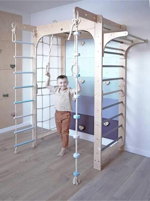 Kletterwand Klimby "Kletterkönig" im Indoor Spielplatz für Kinder, ideal zum Klettern und Spielen.