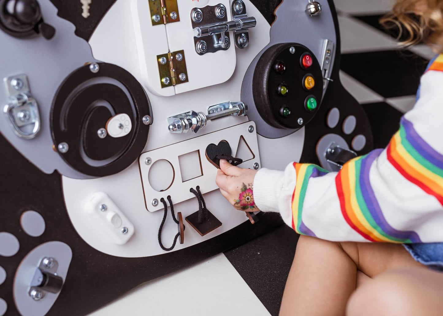 Motorikbrett / Motorikwand Paula Panda