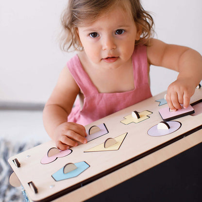 Motorikhaus / Activity Board Pastell-Natura