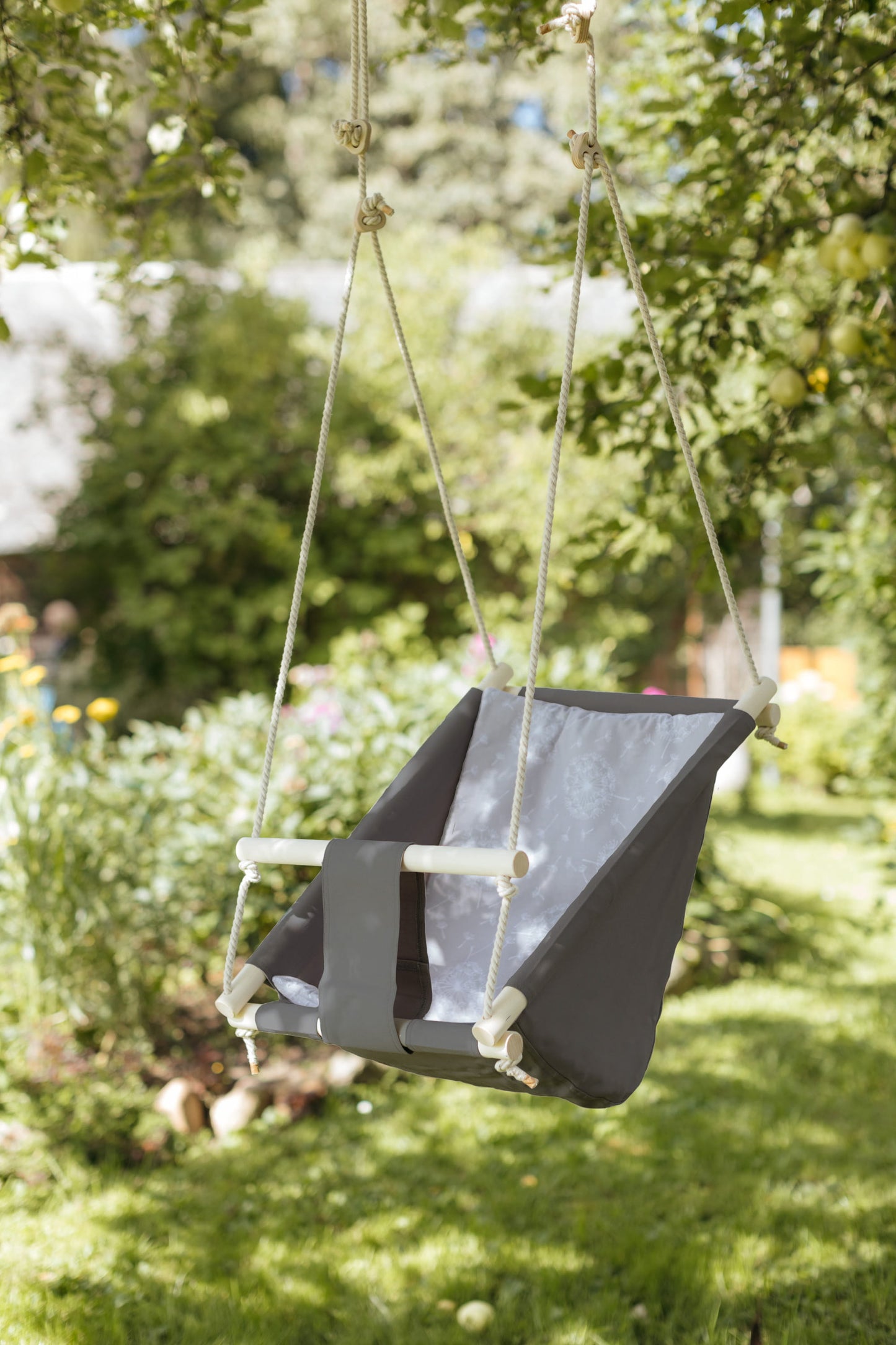 Schaukel für Kinderzimmer & Draußen, versch. Muster